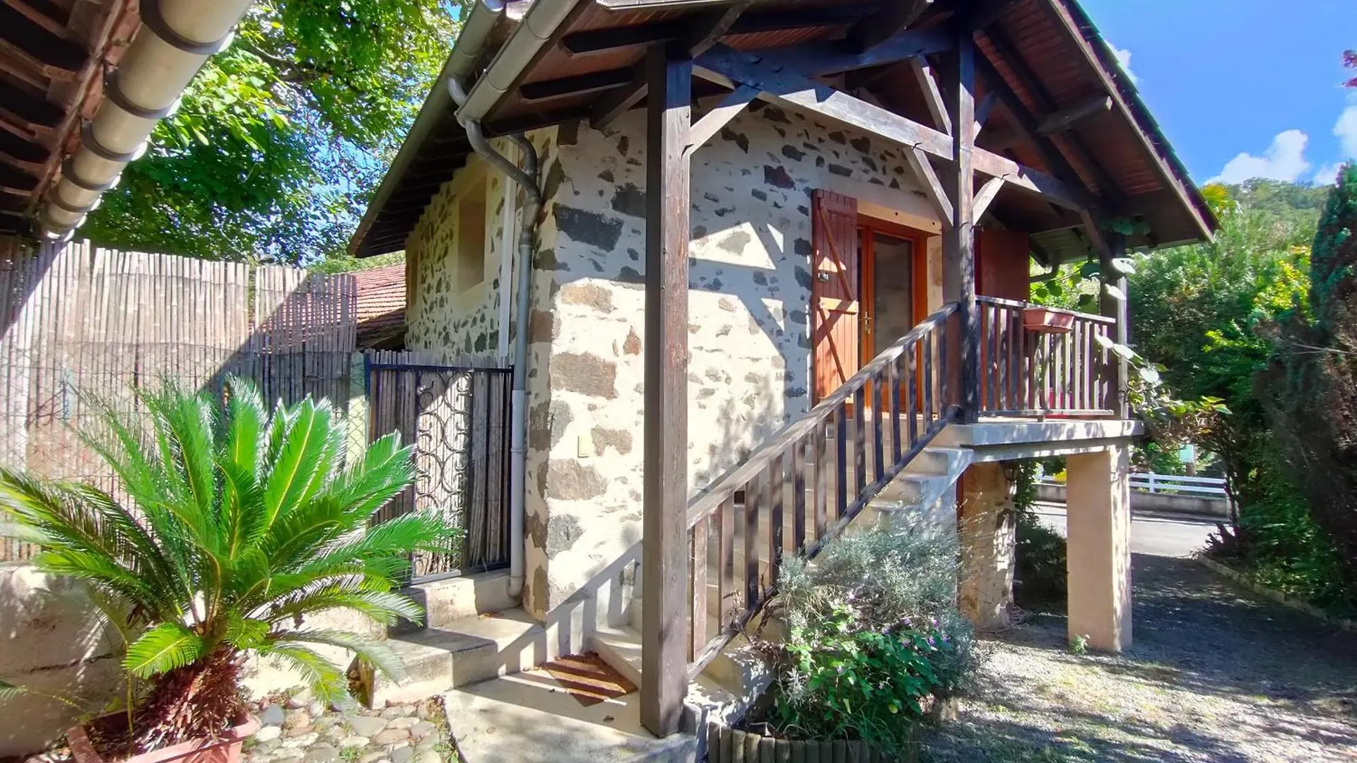 Maison Gite Studio De Vacances Sud De La France Cuzac Francja