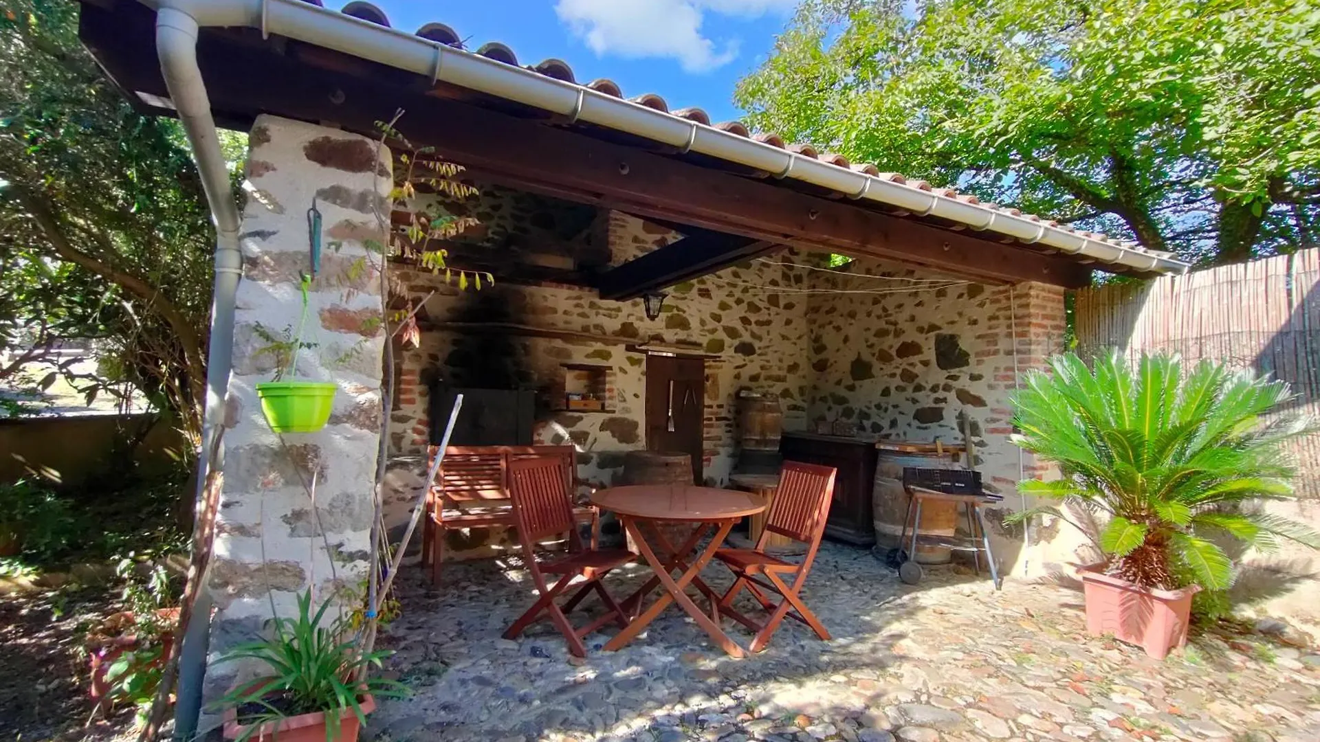 Maison Gite Studio De Vacances Sud De La France Cuzac 0*,  France